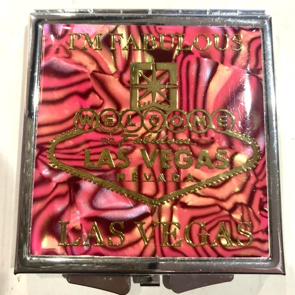 LAS VEGAS  "I'm Fabulous" Square Double sided Compact Mirror size 2.5x2.5  NWT - Picture 2 of 4